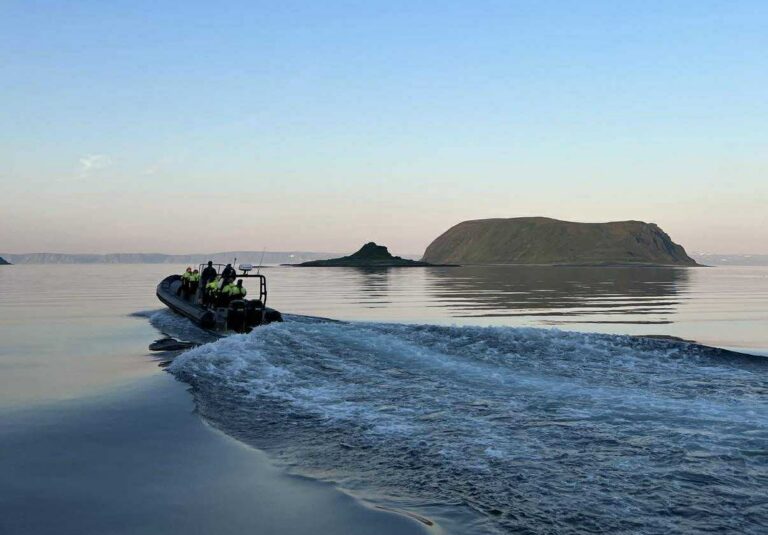 Rib-tur ved kysten av Nordkapp